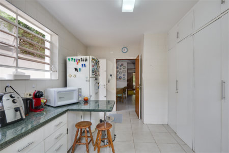 Sobrado à venda com 4 quartos, sendo 1 suíte, em Granja Julieta, São Paulo, SP