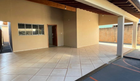 Casa à venda com 4 quartos, sendo 1 suíte,  em Jardim Maristela, Três Lagoas, MS