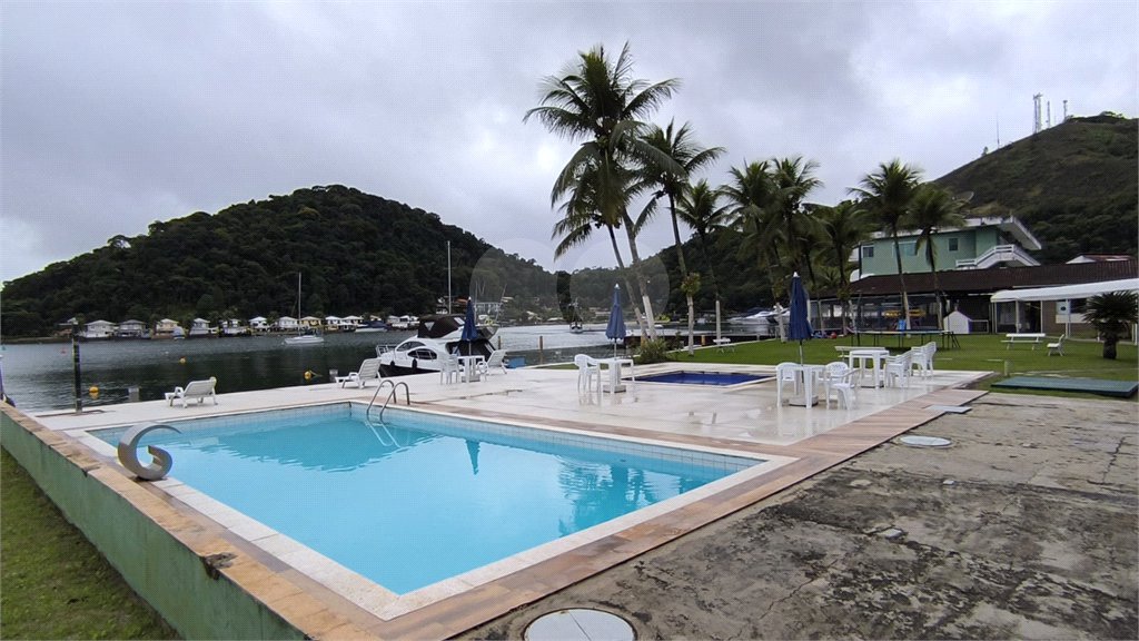 Apartamento à venda com 1 suíte em Ponta da Cruz, Angra dos Reis, RJ