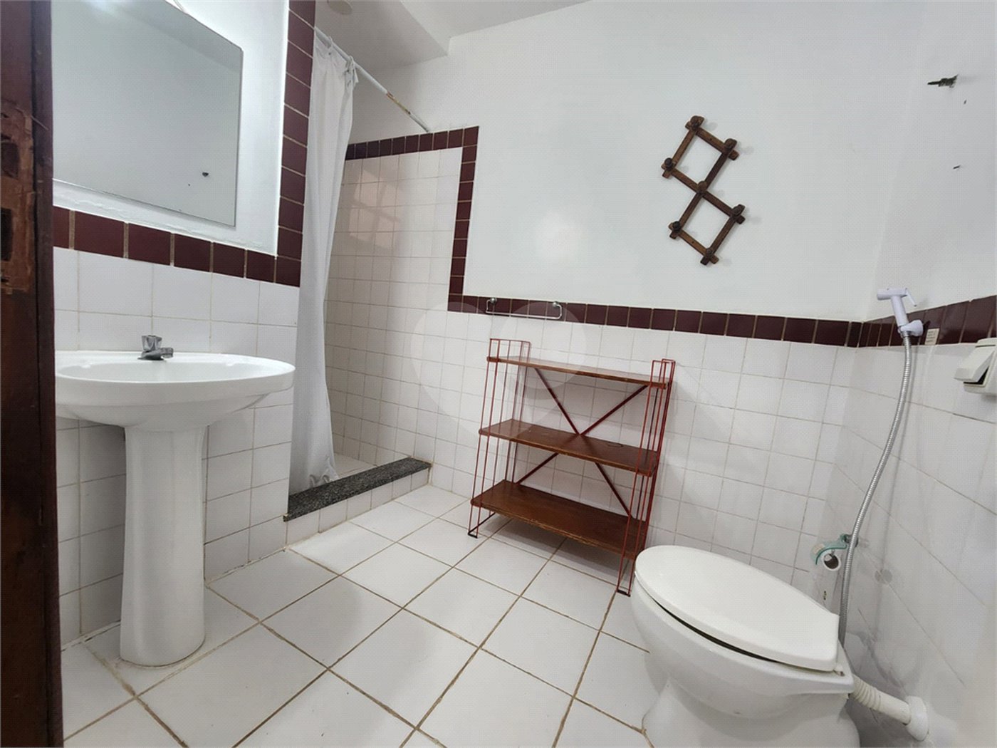 Casa em condomínio à venda ou para alugar com 2 quartos, sendo 1 suíte,  em Geribá, Armação dos Búzios, RJ