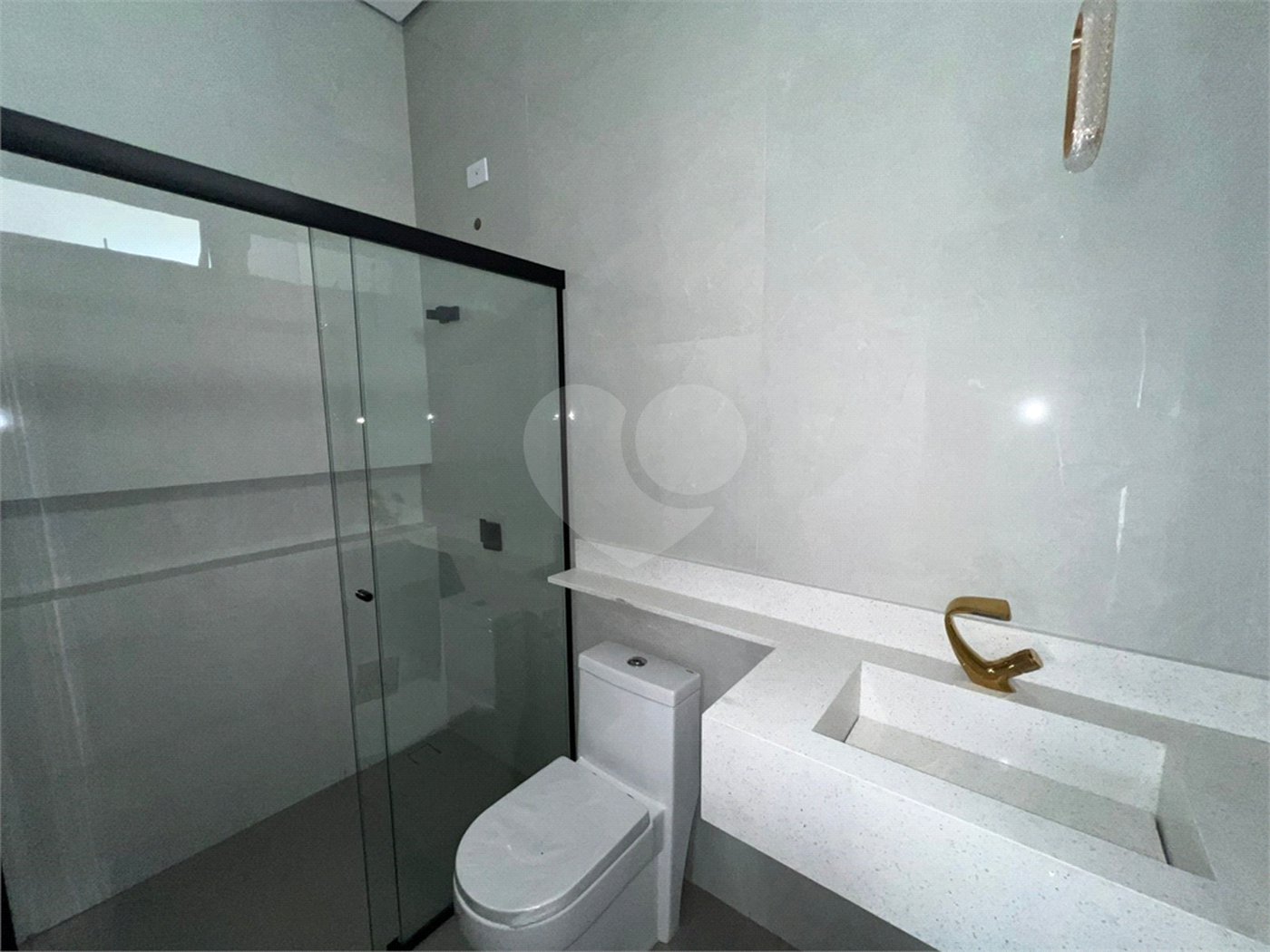 Casa à venda com 3 quartos, sendo 1 suíte, no condomínio Horto Florestal Villagio, Sorocaba - SP