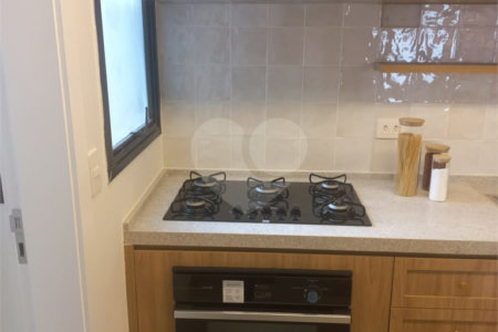 Apartamento à venda com 2 quartos, sendo 1 suíte, em Vila Olímpia, São Paulo, SP