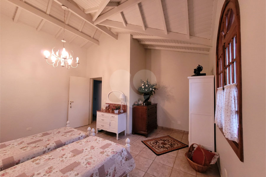 Casa à venda com 3 quartos, sendo 1 suíte, no condomínio Suíça da Cantareira, Mairiporã - SP