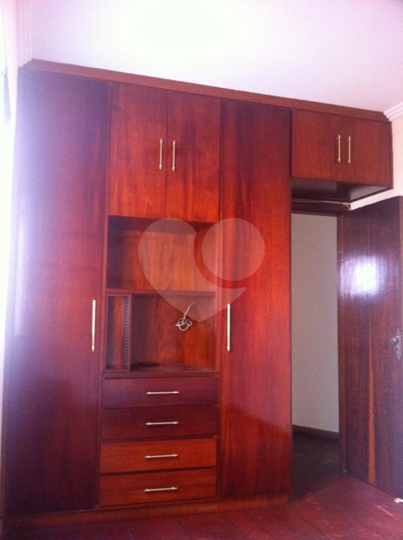 Sobrado à venda com 3 quartos, sendo 1 suíte, em Chora Menino, São Paulo, SP