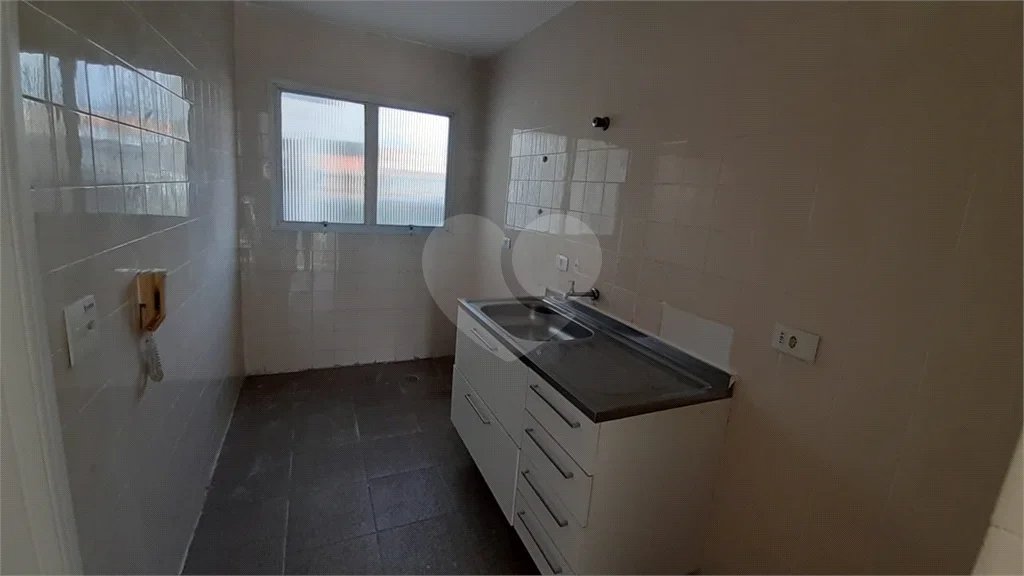 Apartamento de 1 quarto, no térreo, com garagem, para locação no Cambuci