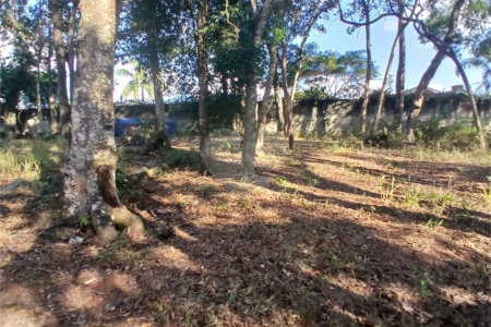Terreno de 2000m² à Venda no Jardim Estância Brasil