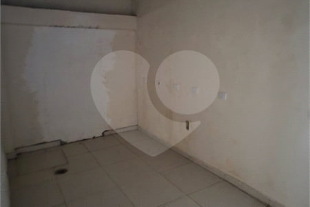 Salão 110m² comercial na Lucas Nogueira Garcez - Atibaia- SP