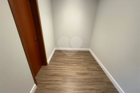 Casa á venda no condomínio Damha IV