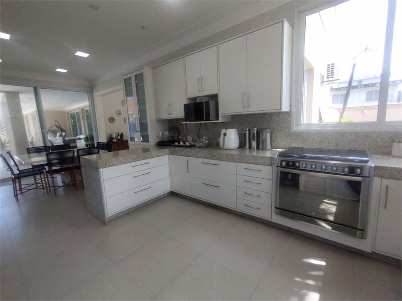 Casa com 6 dormitórios à venda, 700 m² por R$ 10.000.000,00 - Loteamento João Batista Julião - Guarujá/SP