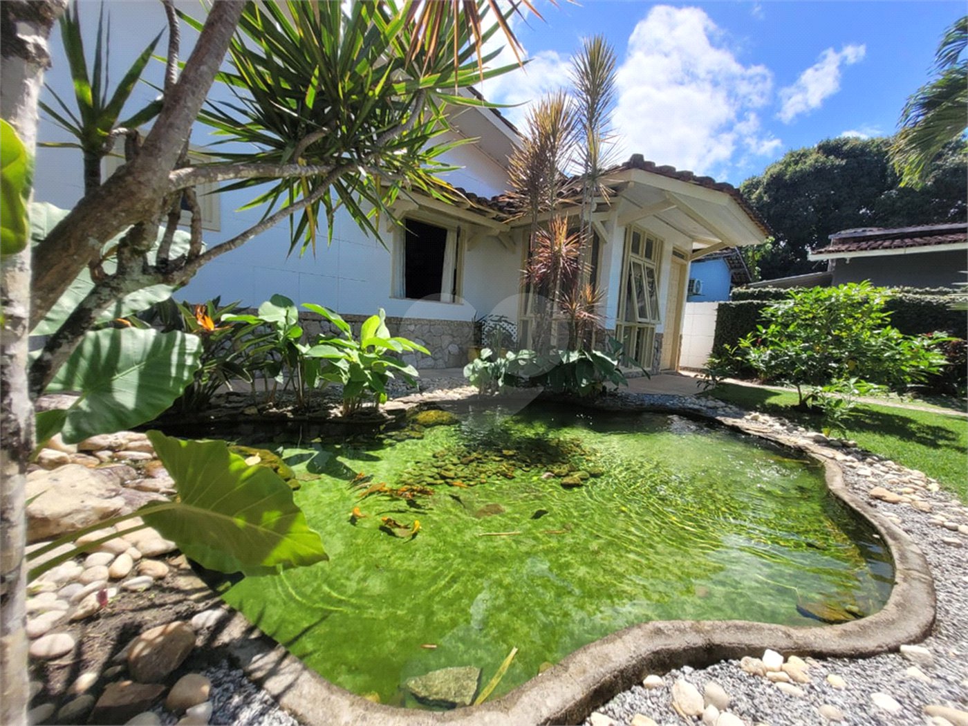 Casa à venda com 4 quartos, sendo 2 suítes, no Centro, Santa Cruz Cabrália, BA