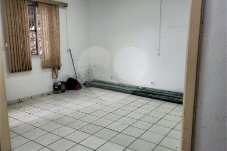 Sobrado à venda com 4 quartos em Vila Dom Pedro I, São Paulo, SP