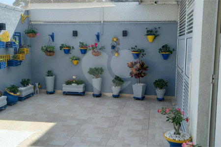Casa à venda com 3 quartos, sendo 1 suíte, no condomínio Caruatinga, Atibaia - SP