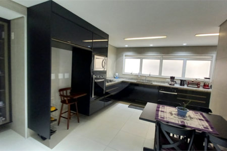 Apartamento à venda com 4 suítes em Vila Suzana, São Paulo, SP