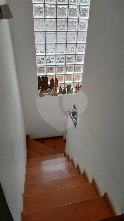 Casa à venda com 7 quartos, sendo 2 suítes, em Jardim Londrina, São Paulo, SP