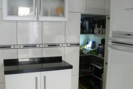 Casa à venda com 3 quartos, sendo 1 suíte, no condomínio Village Jardim Versailles, Jundiaí - SP
