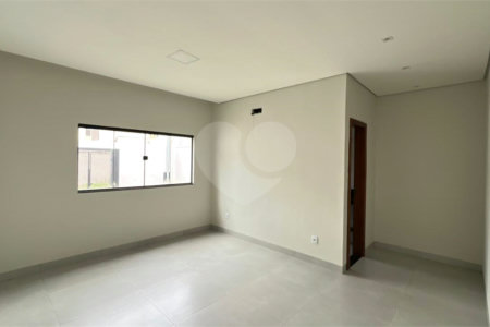 Casa Térrea à venda com 3 quartos, sendo 1 suíte, em Jardim Califórnia, Cuiabá, MT