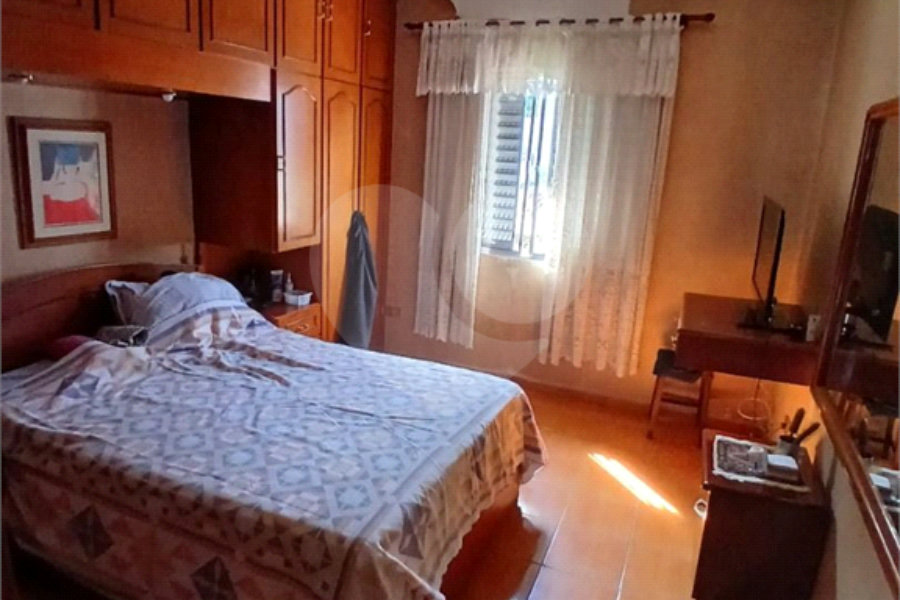 Sobrado à venda com 4 quartos, sendo 2 suítes, em Vila Constança, São Paulo, SP