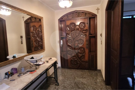 Sobrado à venda com 5 quartos, sendo 4 suítes, em Jardim Franca, São Paulo, SP