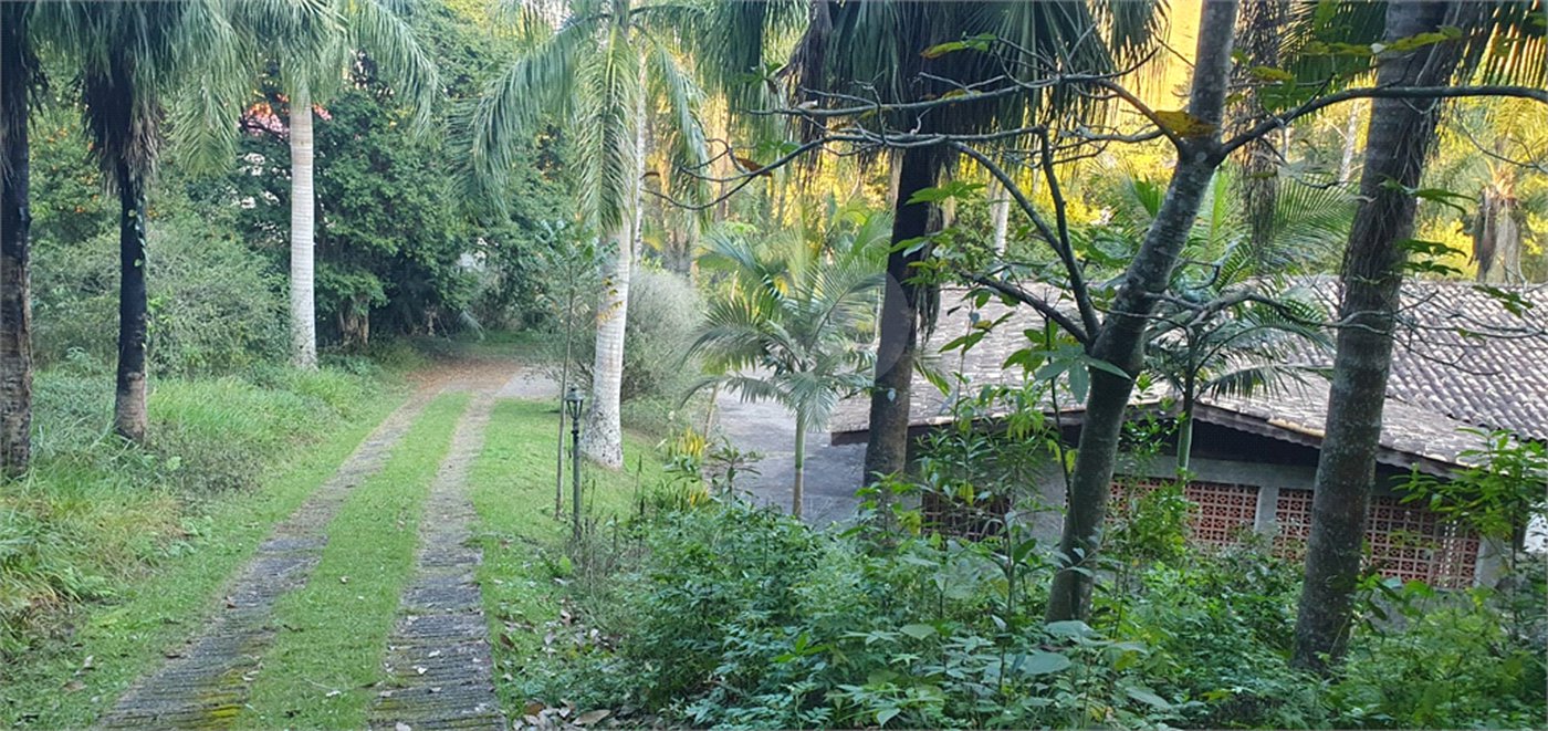 Chácara à venda com 3 quartos, sendo 1 suíte, em Chácaras Copaco, Arujá, SP