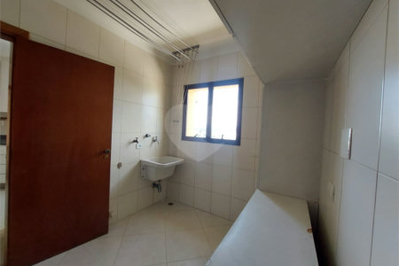 Apartamento à venda com 3 quartos, sendo 1 suíte, em Parque São Domingos, São Paulo, SP