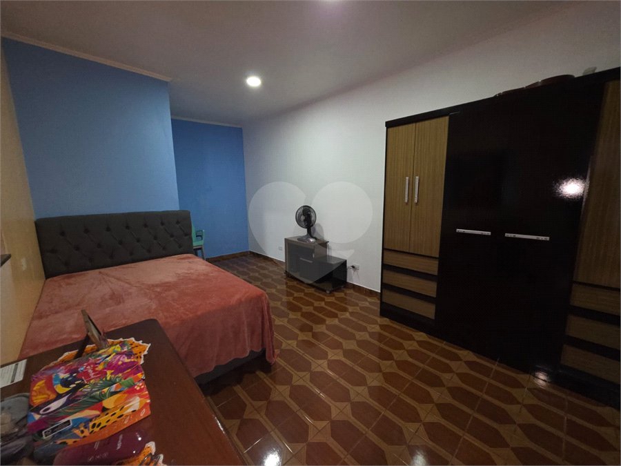 Sobrado à venda com 4 quartos, sendo 2 suítes, em Vila Nova Cachoeirinha, São Paulo, SP
