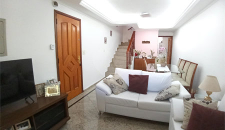 Sobrado à venda com 3 suítes em Vila Romero, São Paulo, SP