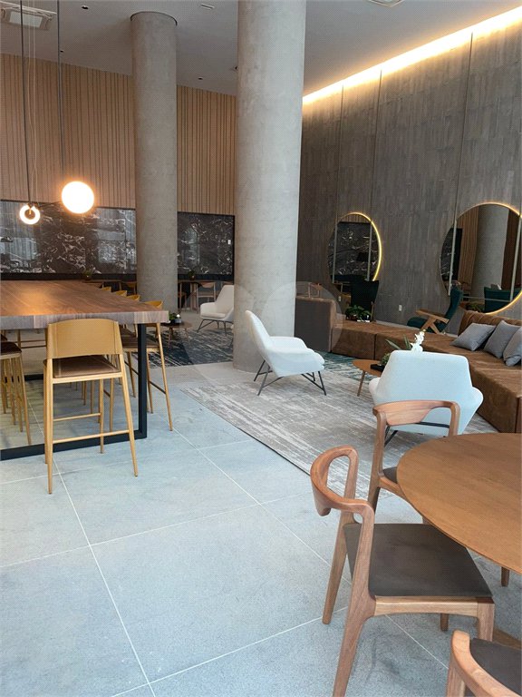 Apartamento à venda com 3 suítes em Moema, São Paulo, SP