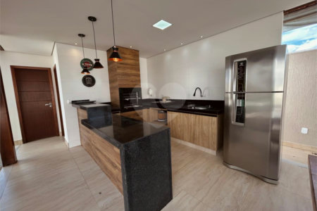 Casa à venda com 5 quartos, sendo 1 suíte, em Orla Norte, Porto Seguro, BA