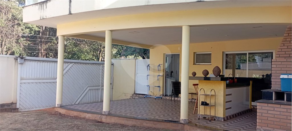 Casa à venda com 3 quartos, sendo 1 suíte, no condomínio Campos do Conde I, Paulínia - SP