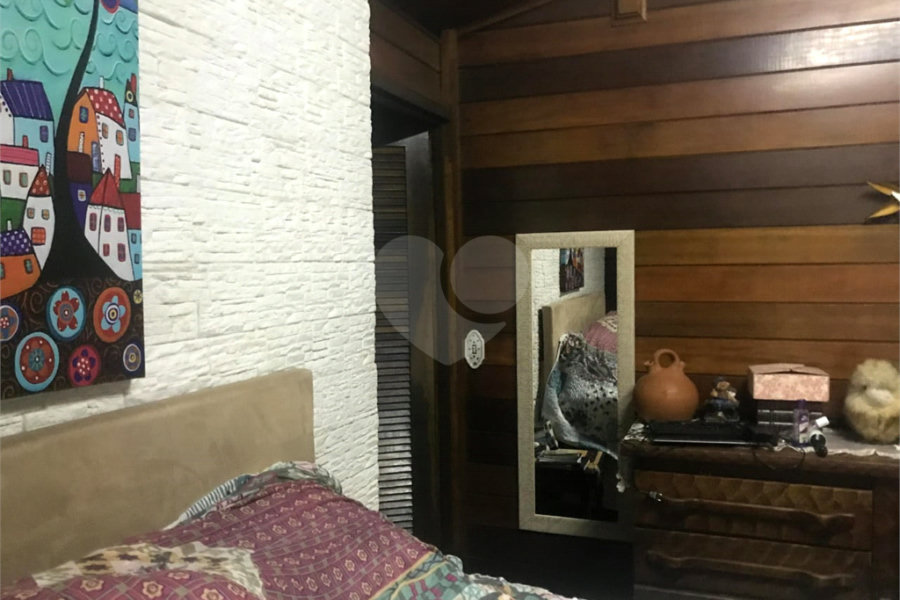Casa à venda com 3 quartos, sendo 1 suíte, no condomínio Associação Reserva das Hortênsias, Mairiporã - SP