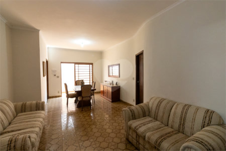 Casa à venda com 3 quartos, sendo 1 suíte, em Jardim São Luiz, Ribeirão Preto, SP