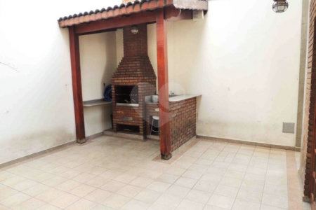 Sobrado à venda com 4 quartos, sendo 2 suítes, em Jardim Prudência, São Paulo, SP