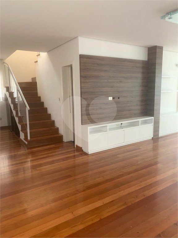 Casa à venda com 3 suítes no condomínio Villaggio Belvedere, São Paulo - SP