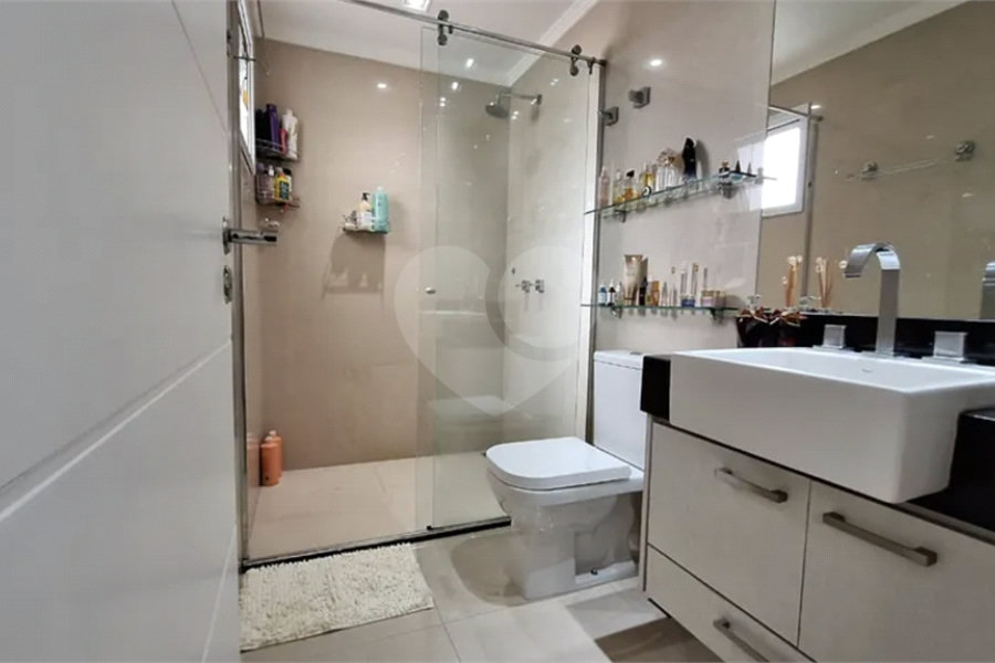 Casa à venda com 5 quartos, sendo 2 suítes,  no condomínio Floradas da Serra, São Paulo - SP