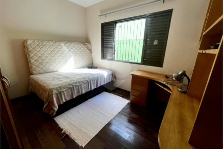 Casa à venda com 5 quartos, sendo 1 suíte,  em Vila Rosa, Itapetininga, SP