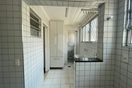 Apartamento à venda com 3 quartos, sendo 1 suíte, em Itaim Bibi, São Paulo, SP