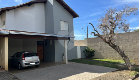 Casa à venda com 4 quartos, sendo 1 suíte, no condomínio Grand Ville, São Carlos - SP
