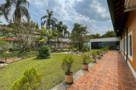 Casa à venda com 4 suítes no condomínio Miollo da Granja, Cotia - SP