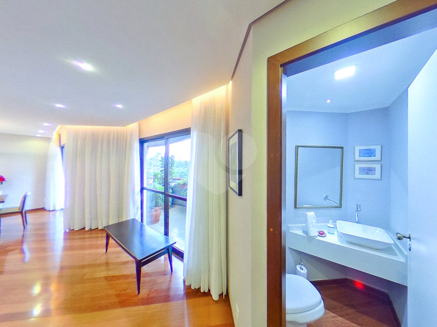 Apartamento à venda com 4 quartos, sendo 2 suítes, em Alto da Boa Vista, São Paulo, SP