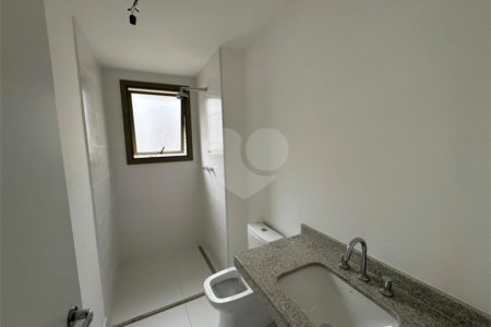 Apartamento à venda com 3 suítes em Moema, São Paulo, SP
