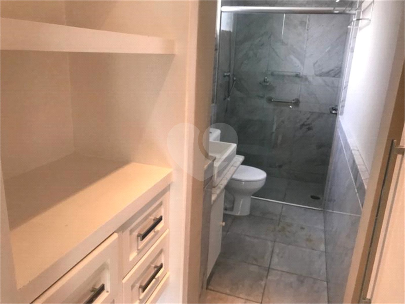 Apartamento à venda ou para alugar com 3 suítes em Moema, São Paulo, SP