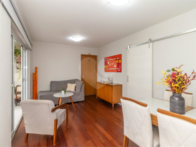 Apartamento à venda com 3 quartos, sendo 1 suíte,  em Vila Sofia, São Paulo, SP
