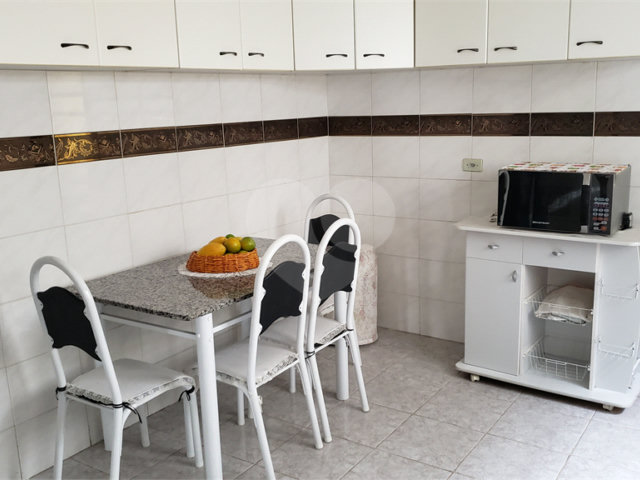 Sobrado à venda com 3 quartos, sendo 1 suíte,  em Parque Vitória, São Paulo, SP