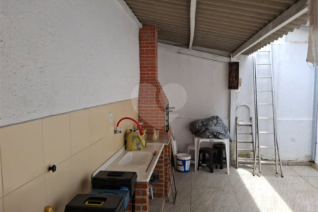 Casa à venda com 3 quartos, sendo 1 suíte,  em Vila Oliveira, Mogi das Cruzes, SP