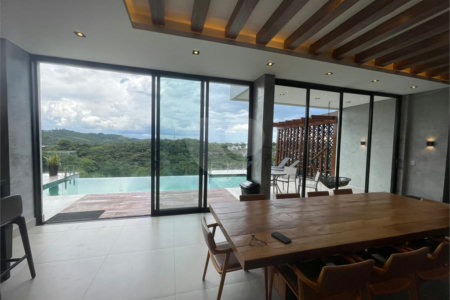 Casa à venda com 3 suítes no condomínio Hills, Arujá - SP
