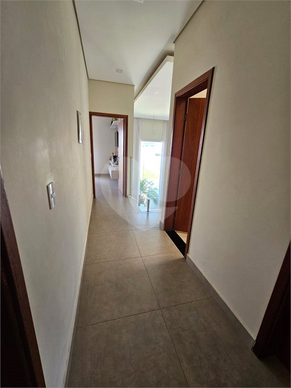 Casa à venda com 3 quartos, sendo 1 suíte, no condomínio Parque Real, Indaiatuba - SP