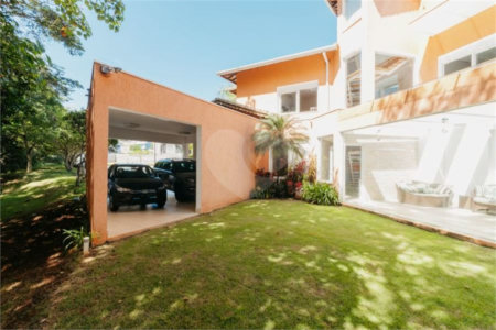 Casa à venda com 5 quartos, sendo 4 suítes, no condomínio Figueira Garden, Atibaia - SP