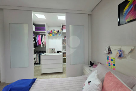 Sobrado à venda com 6 quartos, sendo 3 suítes, em Santa Teresinha, São Paulo, SP
