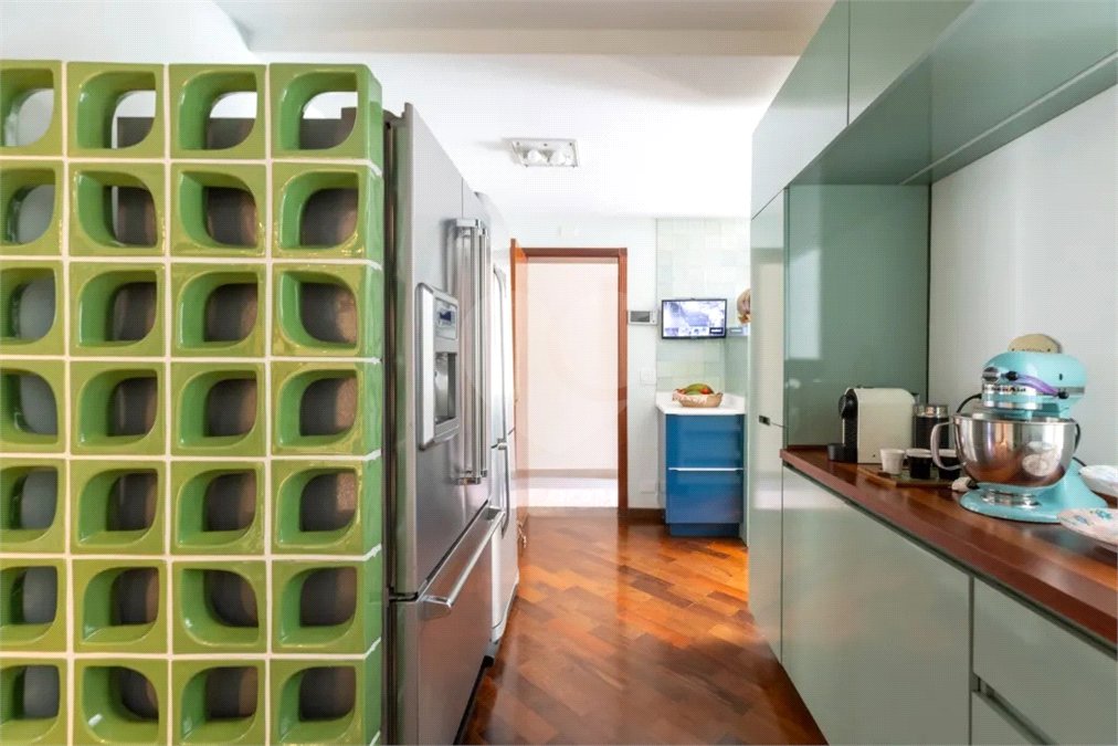 Sobrado à venda com 3 quartos, sendo 2 suítes,  em Jardim Leonor, São Paulo, SP