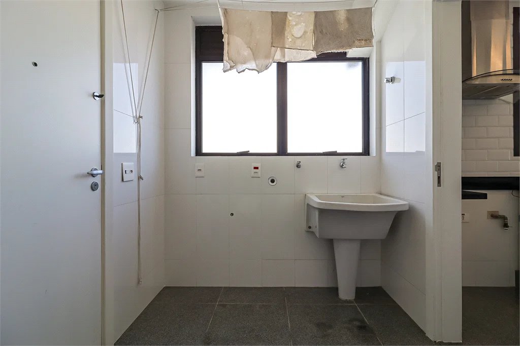 Apartamento à venda com 3 suítes em Cidade Monções, São Paulo, SP